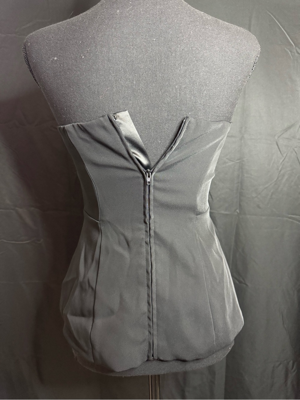 Victoria’s Secret Rare Black Strapless Double-Breasted Corset Top Size 0 - Picture 3 of 4